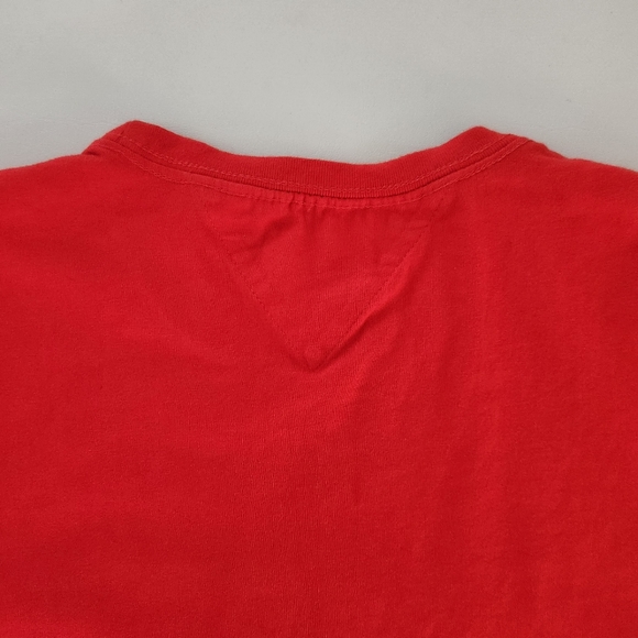 Tommy Hilfiger Shortsleeve Crewneck Graphic T-shirt - Picture 9 of 9